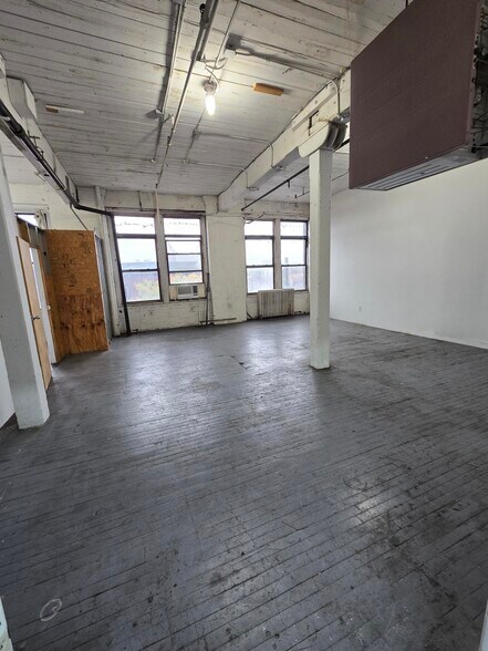 More Photos Of 1027 Grand St, Brooklyn Office For Sale