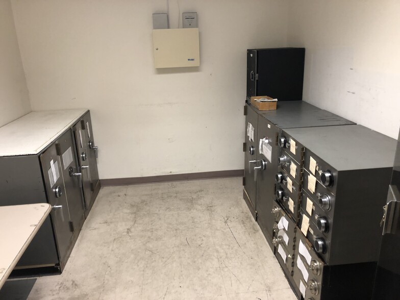 More Photos Of 100 W Russell St, Fayetteville Medical For Lease