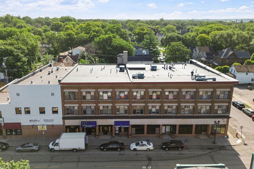 More Photos Of 904 Rice St, Saint Paul Apartments For Lease