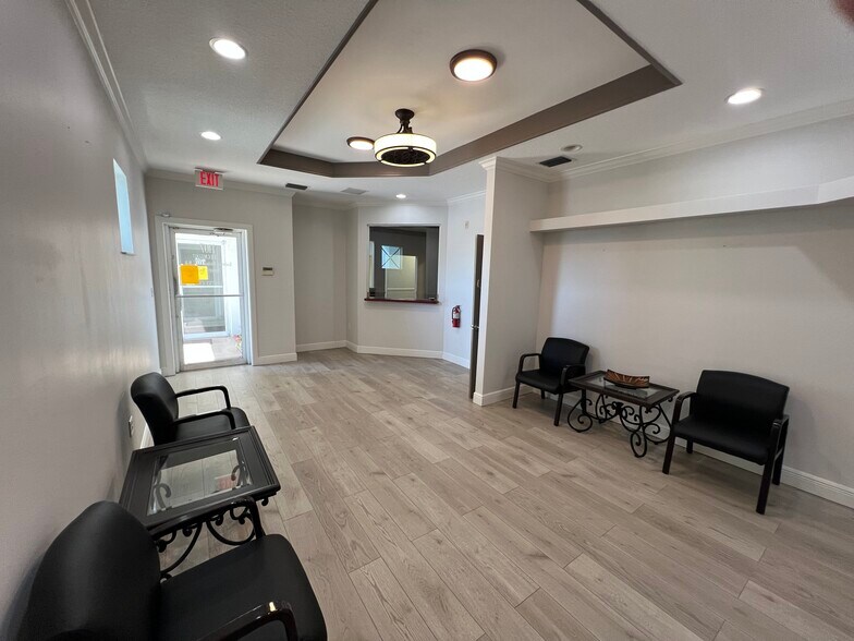 More Photos Of 1101-1115 N Parrott Ave, Okeechobee Medical For Lease