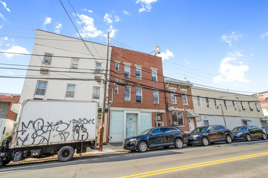 More Photos Of 32-31 Greenpoint Ave, Long Island City Apartments For Lease