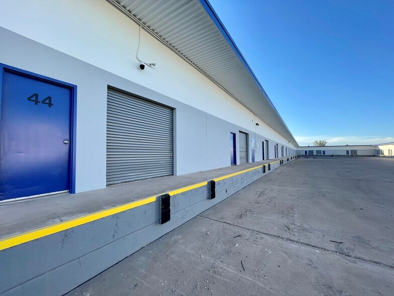 More Photos Of 2703 W Industrial Ave, Midland Warehouse For Lease