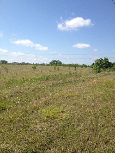 More Photos Of IH 35 & Glenview Ln, Buda Land For Sale