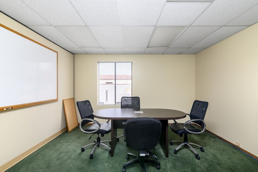 More Photos Of 501 W Channel Islands Blvd, Port Hueneme Loft Creative Space For Sale