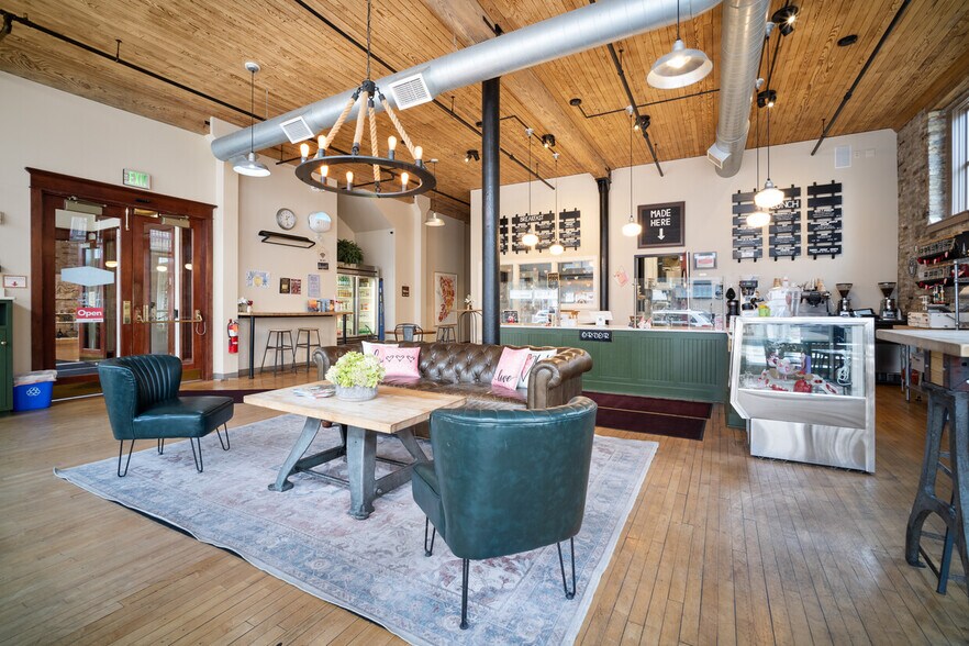 More Photos Of 211 N Franklin St, Port Washington Office For Lease