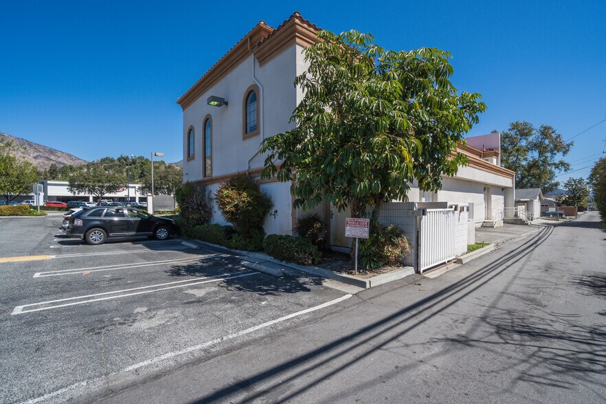 More Photos Of 200-222 E Foothill Blvd, Arcadia Storefront Retail Office For Sale