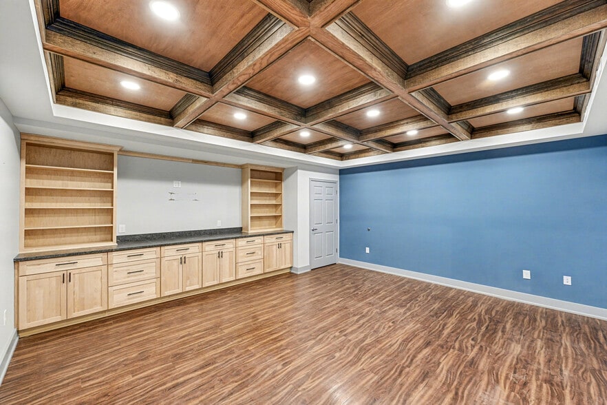 More Photos Of 670 Cambridge St, Fredericksburg Warehouse For Lease