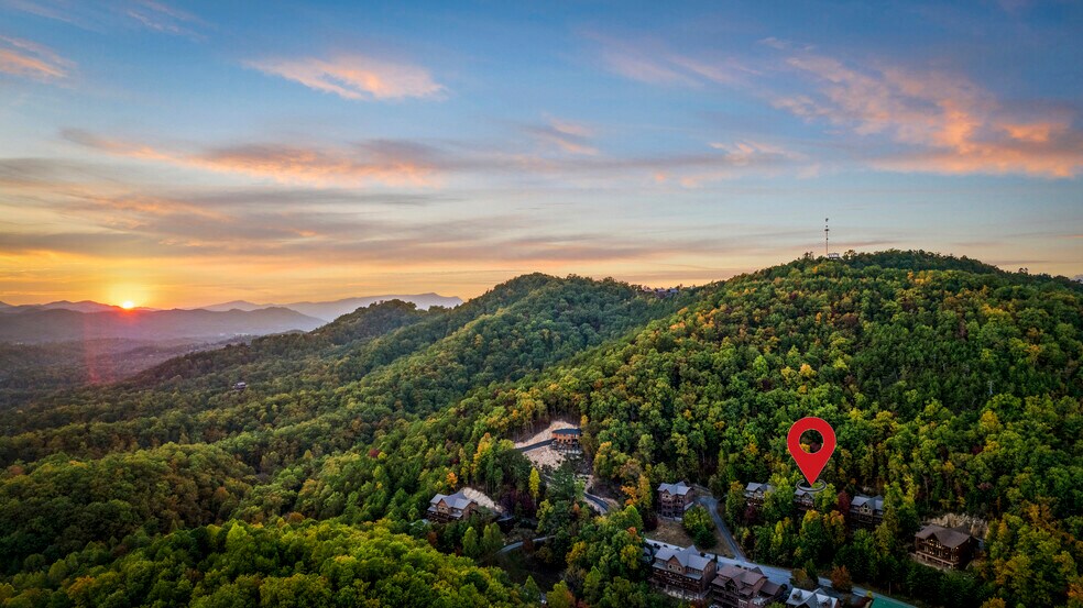 More Photos Of 1960 Blackthorn Trl, Sevierville Hospitality For Sale