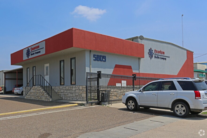 Primary Photo Of 5809 East Dr, Laredo Warehouse For Sale