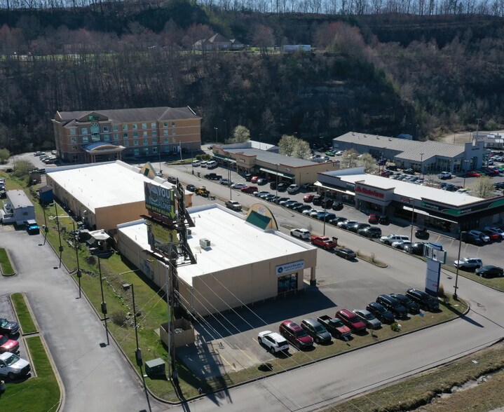 More Photos Of 124 Corporate Dr, Hazard Storefront For Sale