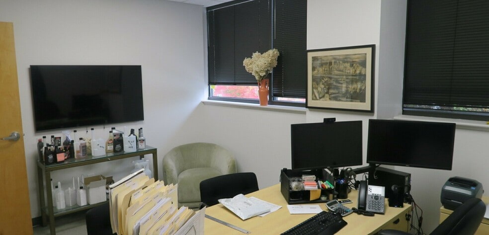 More Photos Of 325 Riggs St, Oxford Warehouse For Sale