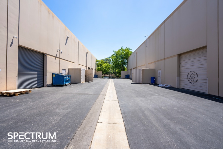 More Photos Of 15823 W Monte St, Sylmar Distribution For Sale