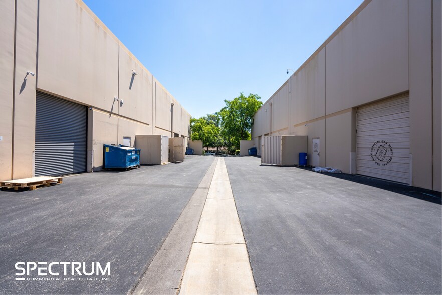 More Photos Of 15823 W Monte St, Sylmar Distribution For Lease