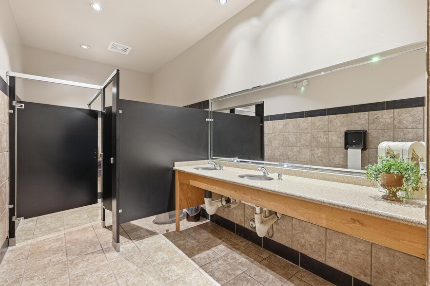 More Photos Of 620 E Highway 260, Payson Restaurant For Sale