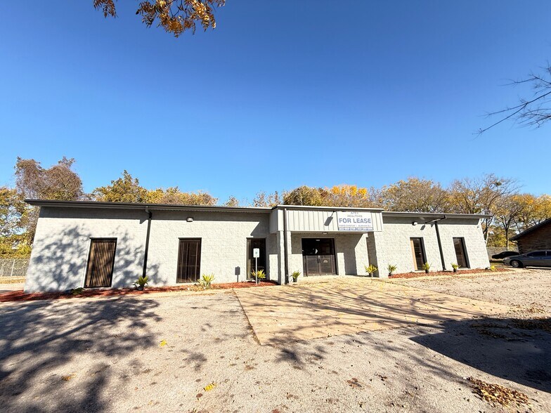 Primary Photo Of 11950 Alief Clodine Rd, Houston Light Distribution For Lease