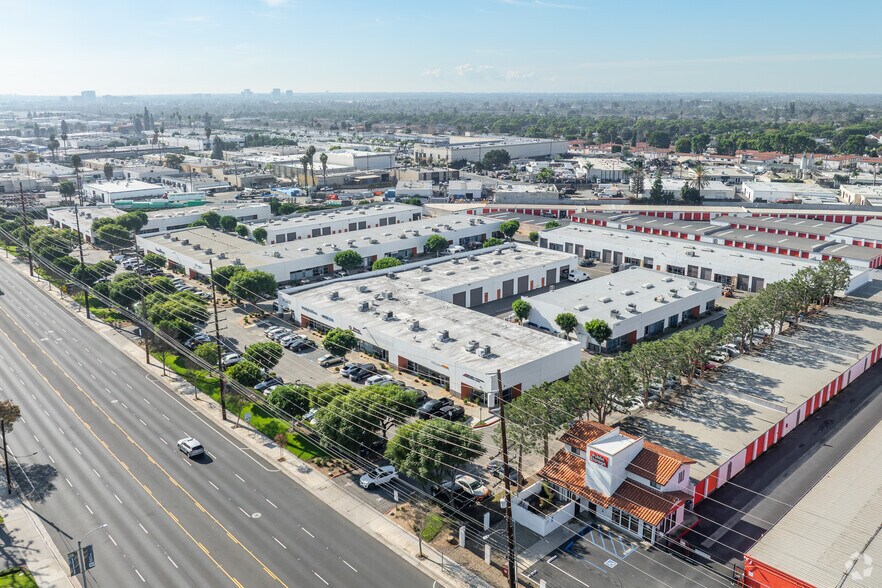 More Photos Of 600 S Grand Ave, Santa Ana Unknown For Lease