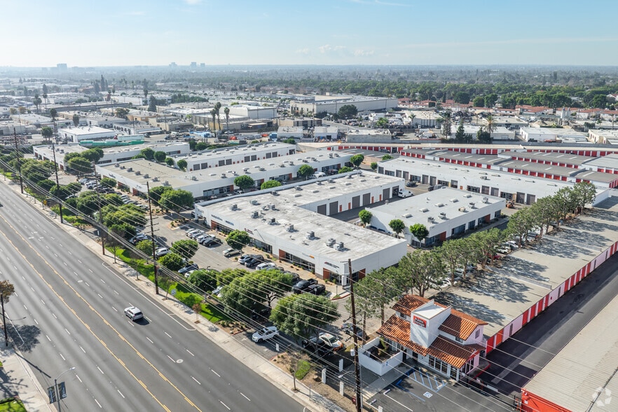 More Photos Of 600 S Grand Ave, Santa Ana Unknown For Lease