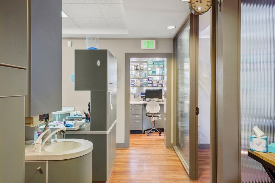 More Photos Of 3025 W 38th Ave, Denver Medical For Sale