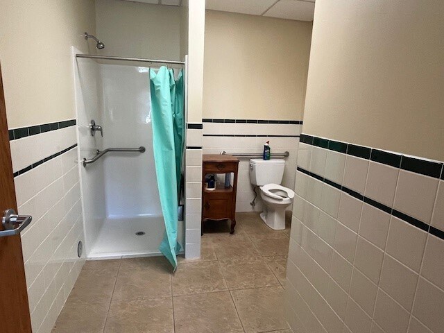 More Photos Of 310 Custer Dr, Battle Creek Medical For Lease