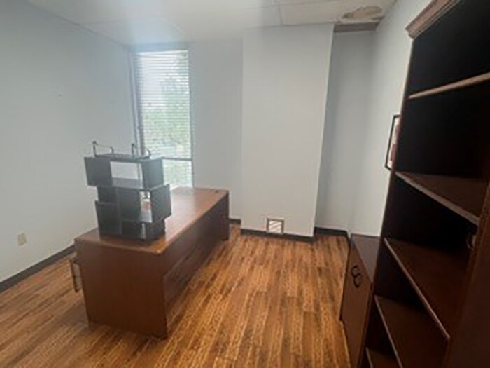 More Photos Of 5333 N Dixie Hwy, Oakland Park Medical For Lease