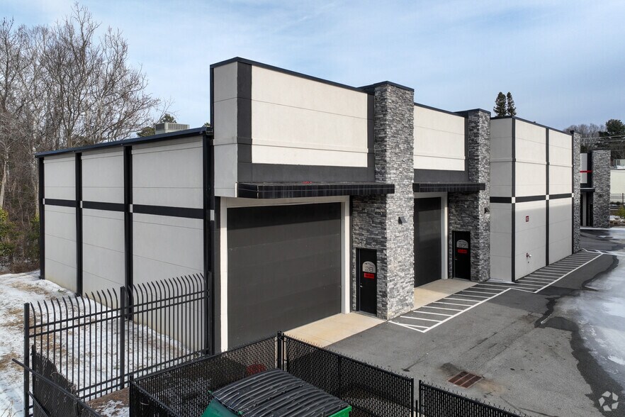 More Photos Of 1018 Battleground Ave, Greensboro Storefront For Lease