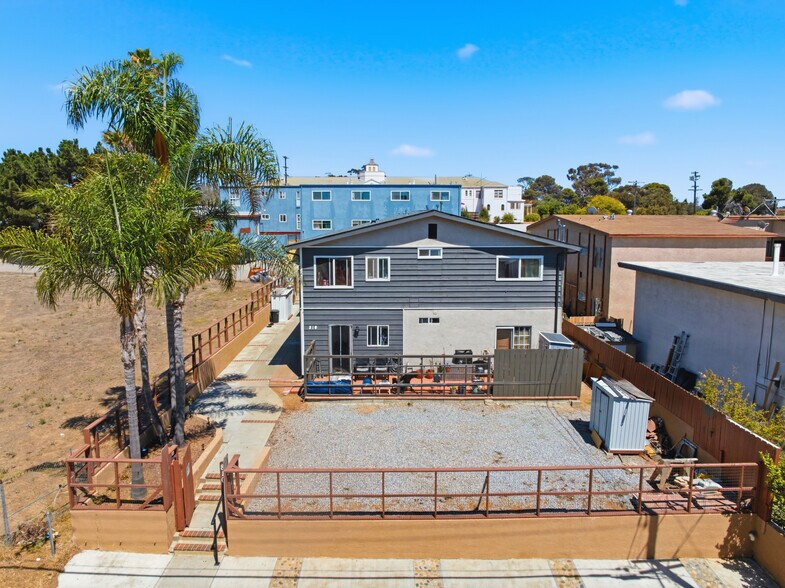 Primary Photo Of 810 Acacia Ave, Oceanside Apartments For Sale