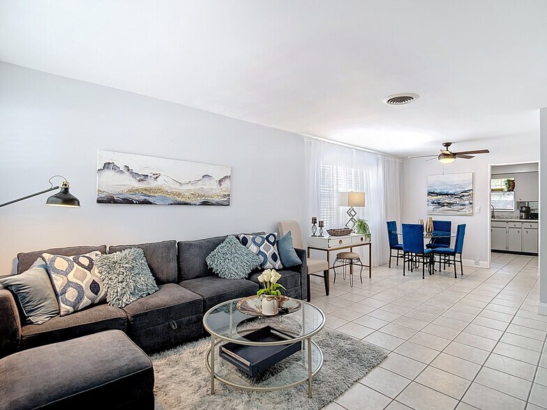 More Photos Of 139 SE Jefferson Cir N, Saint Petersburg Apartments For Sale