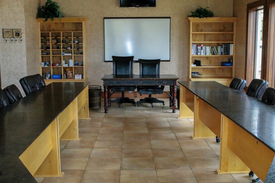 More Photos Of 404 Wynn Dr, Jacksonville Loft Creative Space For Sale