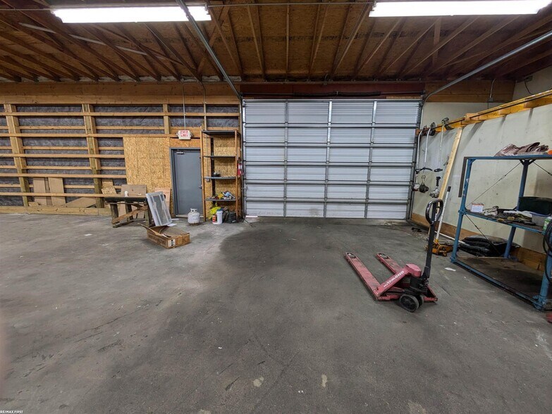 More Photos Of 35850 Utica Rd, Clinton Township General Retail For Sale