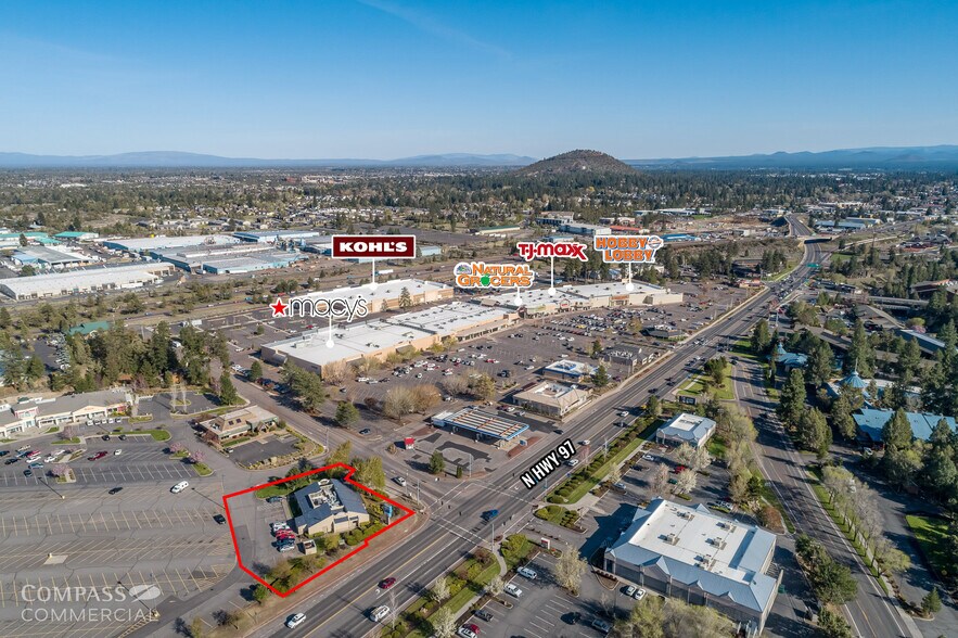 Primary Photo Of 30 NE Bend River Mall Dr, Bend Restaurant For Lease