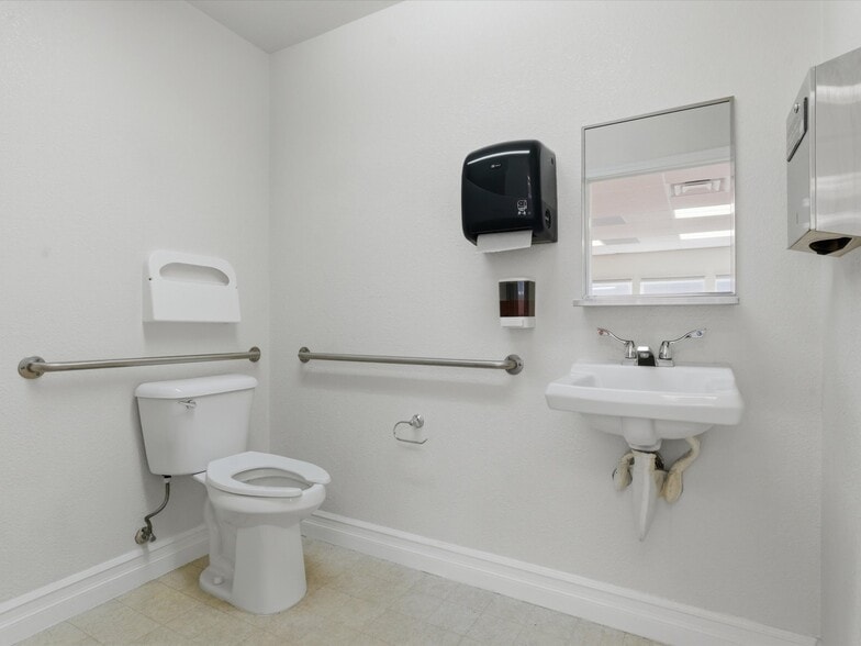 More Photos Of 2225 Green Vista Blvd, Sparks Office For Sale