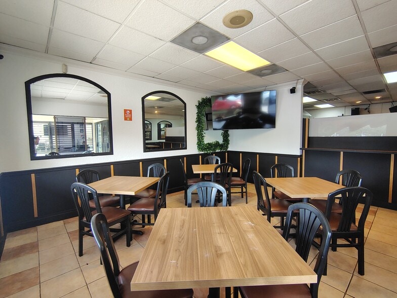 More Photos Of 8031-8041 W Sample Rd, Coral Springs Storefront For Lease