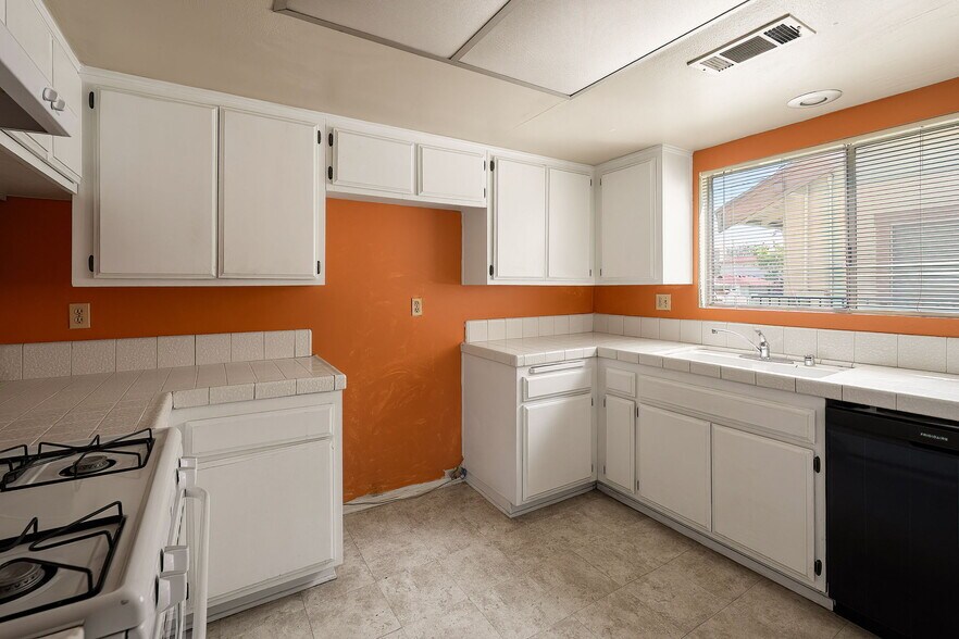 More Photos Of 104 N Atlantic Blvd, Alhambra Apartments For Sale
