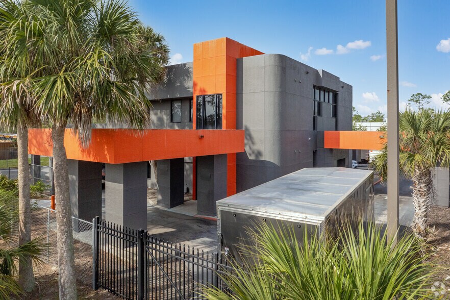 Primary Photo Of 13500 Intrepid Ln, Fort Myers Storefront Retail Office For Sale