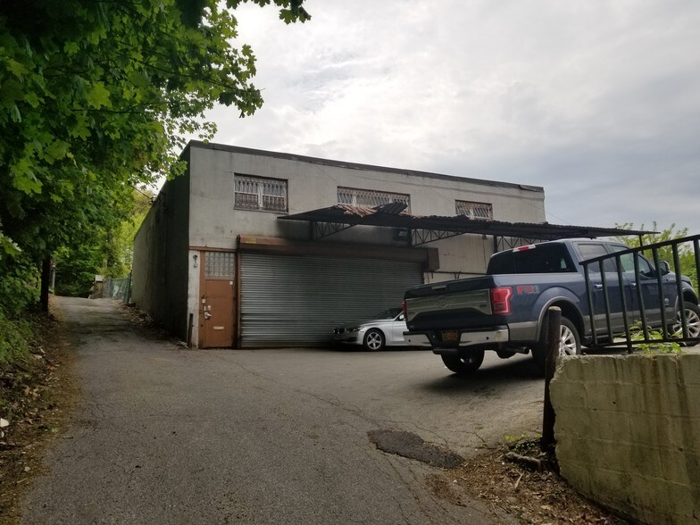 Primary Photo Of 229 S Waverly St, Yonkers Specialty For Sale