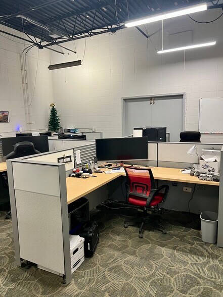 More Photos Of 200 Lavan St, Warwick Light Manufacturing For Lease