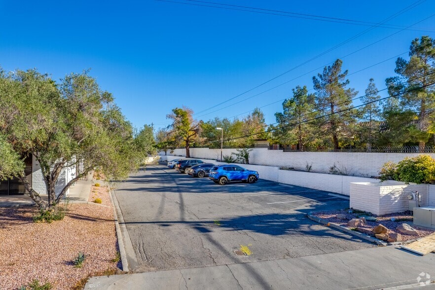 More Photos Of 3555 Pecos-McLeod Interconnect, Las Vegas Office For Sale
