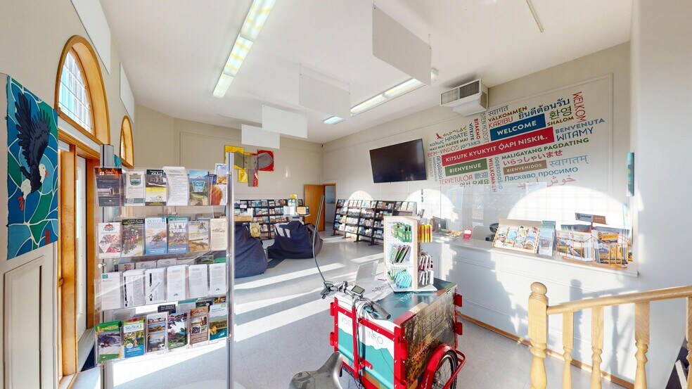 More Photos Of 800 Baker St, Cranbrook Storefront Retail Office For Sale