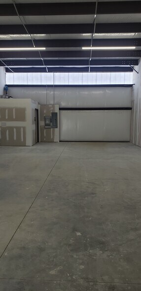 More Photos Of 8129 Pine Ridge Rd, Mechanicsville Light Distribution For Lease