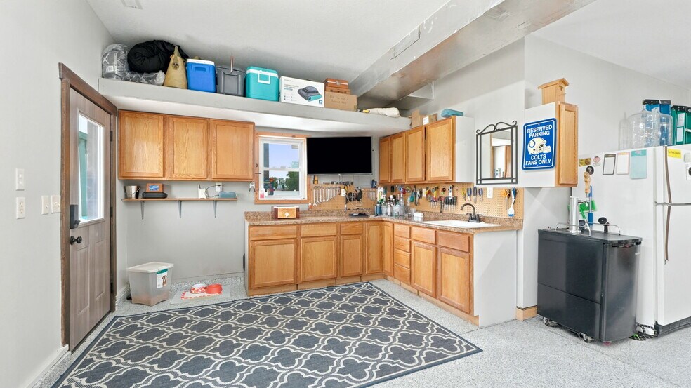 More Photos Of 5920 N 200 E, Leesburg Hospitality For Sale