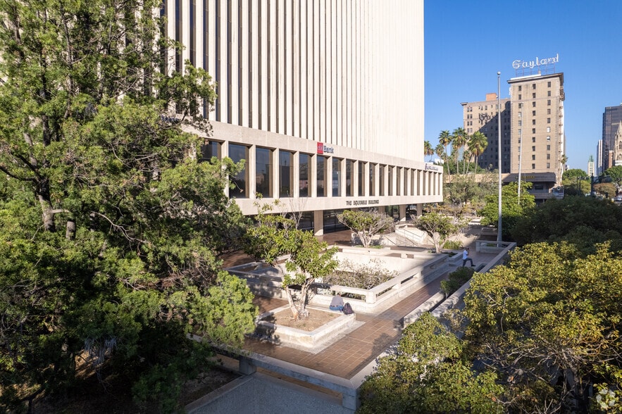 More Photos Of 3435 Wilshire Blvd, Los Angeles Office For Lease