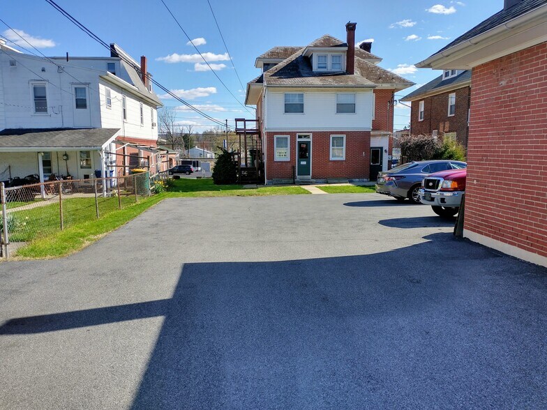 More Photos Of 2221 Penn Ave, Reading Storefront Retail Residential For Lease