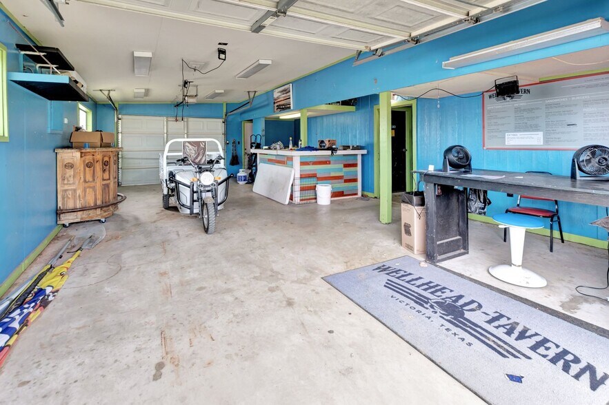 More Photos Of 23404 NW Zac Lentz Pky, Victoria General Retail For Sale