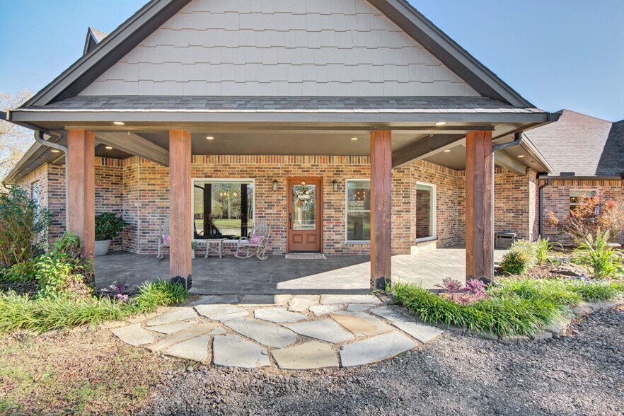 More Photos Of 4748 N 4318, Pryor Flex For Sale