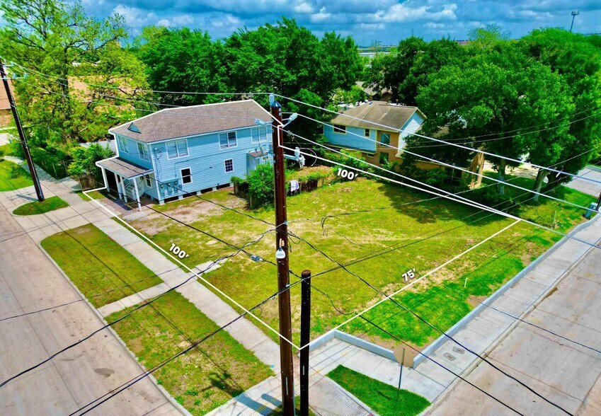 More Photos Of 307 S 79th St, Houston Multifamily For Sale