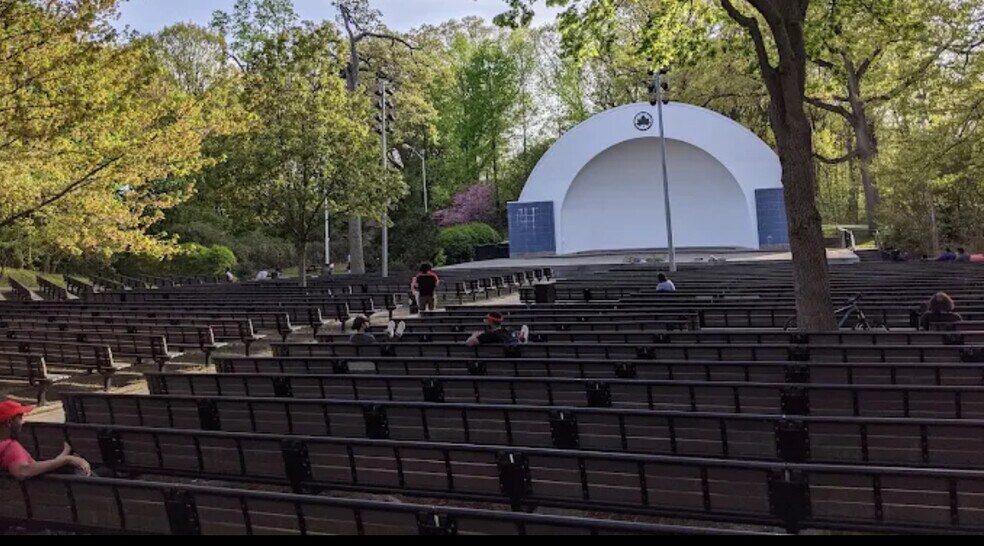 More Photos Of 11882 Metropolitan Ave, Kew Gardens Office For Sale