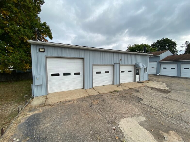 More Photos Of 513 32nd St, Vienna Auto Repair For Sale