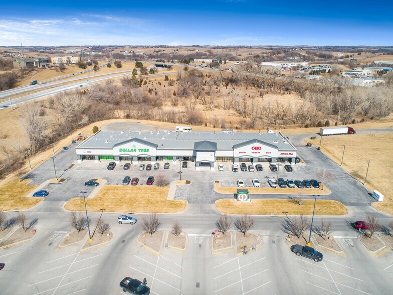 More Photos Of 9939-9961 Redick Cir, Omaha Unknown For Lease