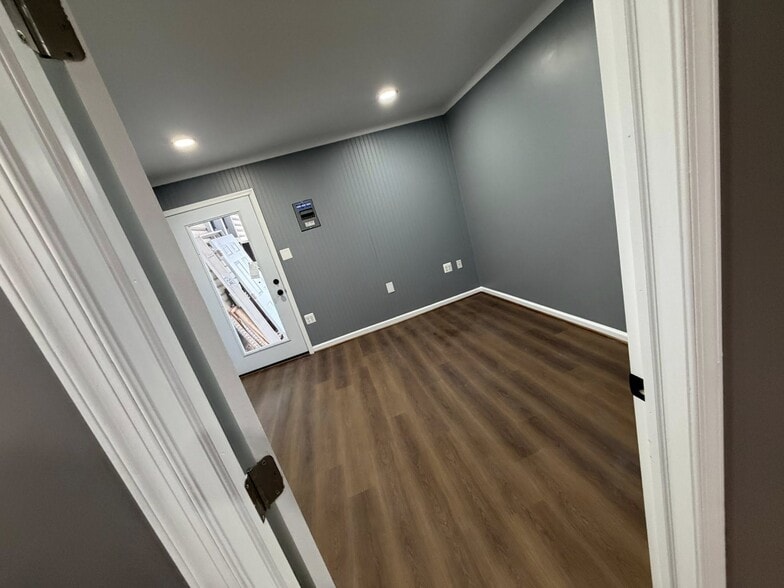 More Photos Of 13554 Triadelphia Rd, Ellicott City Freestanding For Lease