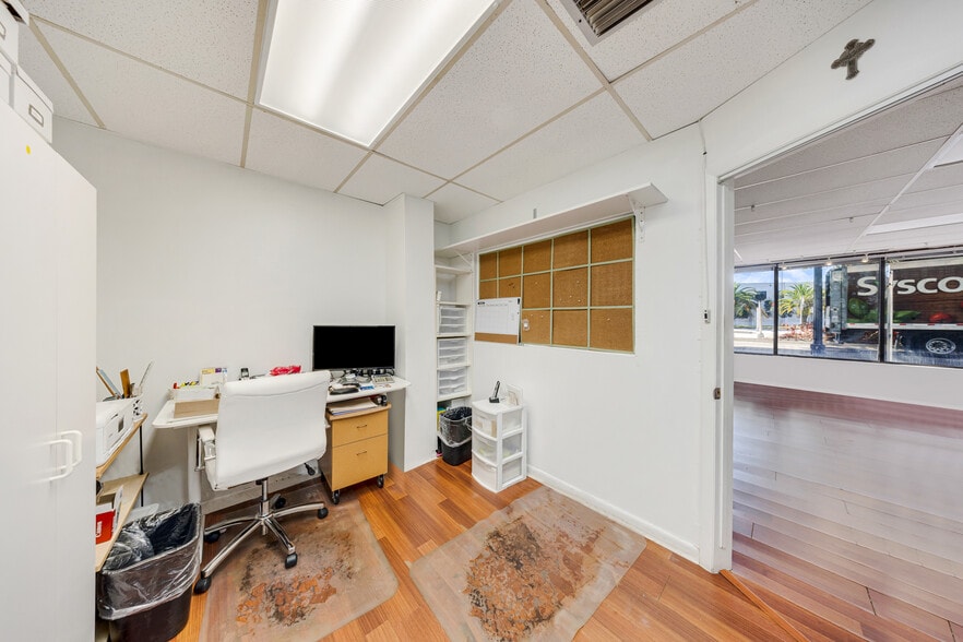 More Photos Of 1235 SW 22nd St, Miami Office For Lease